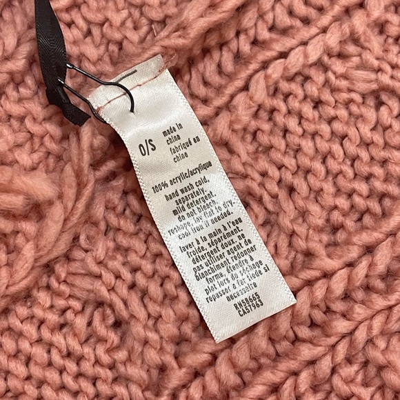 Halogen Pink Oversized Knit Scarf with Fridge - Picture 3 of 4